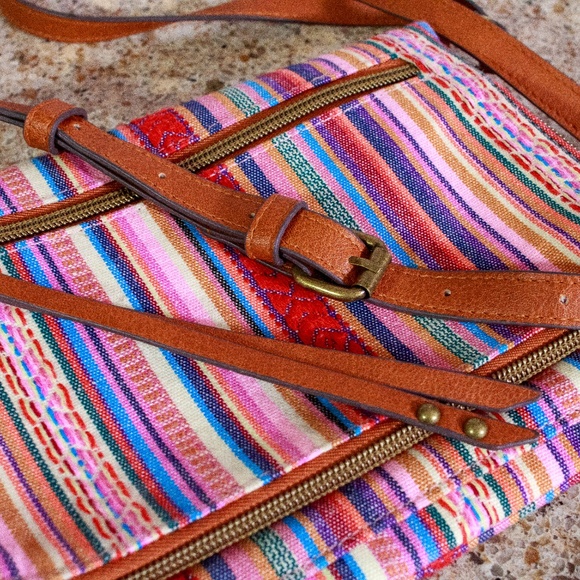 Women's T-Shirt & Jeans Serape Embroidered Crossbody - Picture 16 of 16